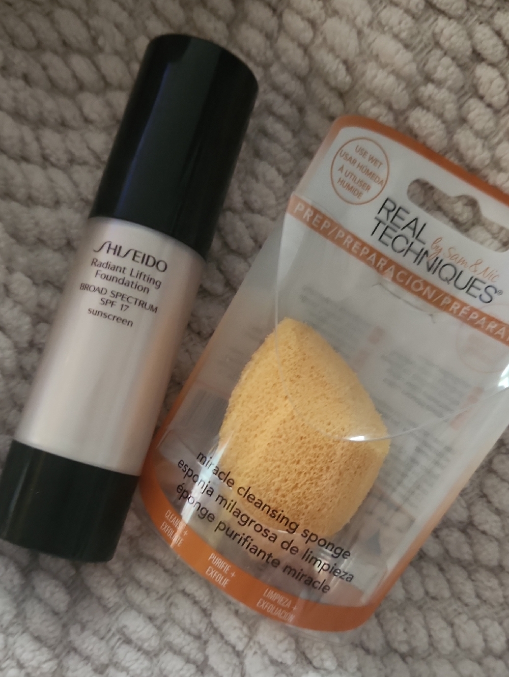 Shiseido Radiant Lifting Foundation with Yellow Makeup Sponge